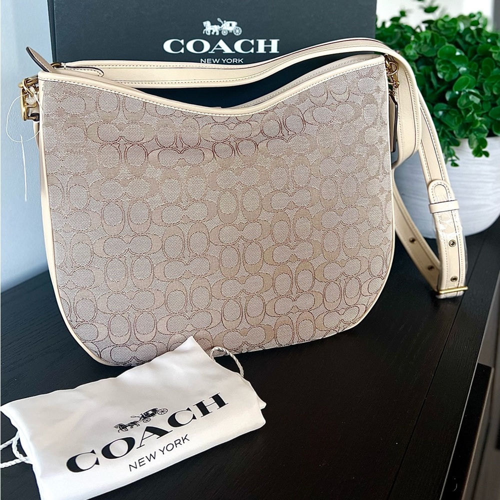 COACH Soft Tabby Hobo in Signature Jarquad